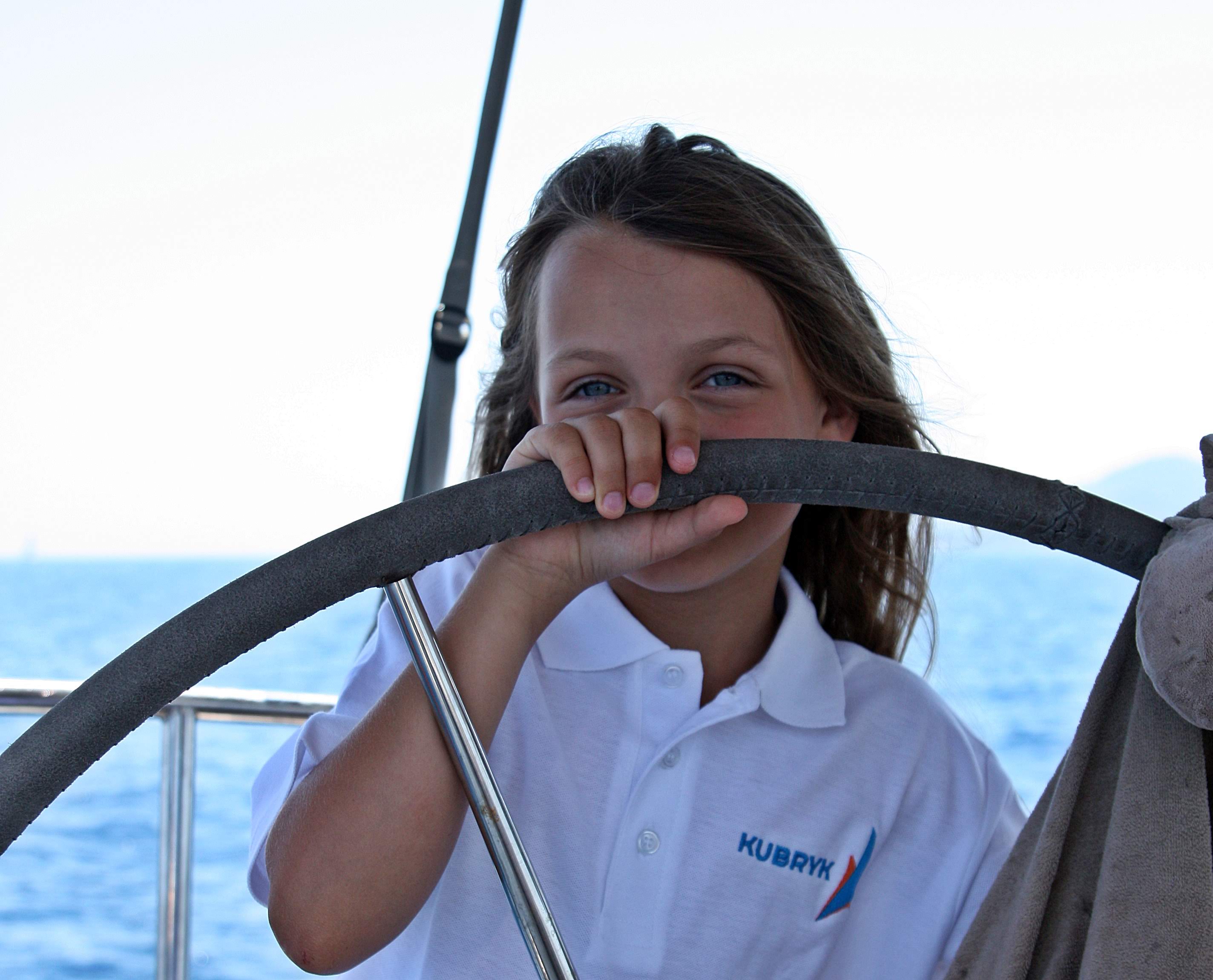 żeglujące dzieci, dzieci na jachcie, rejs w grecji czarter jachtów