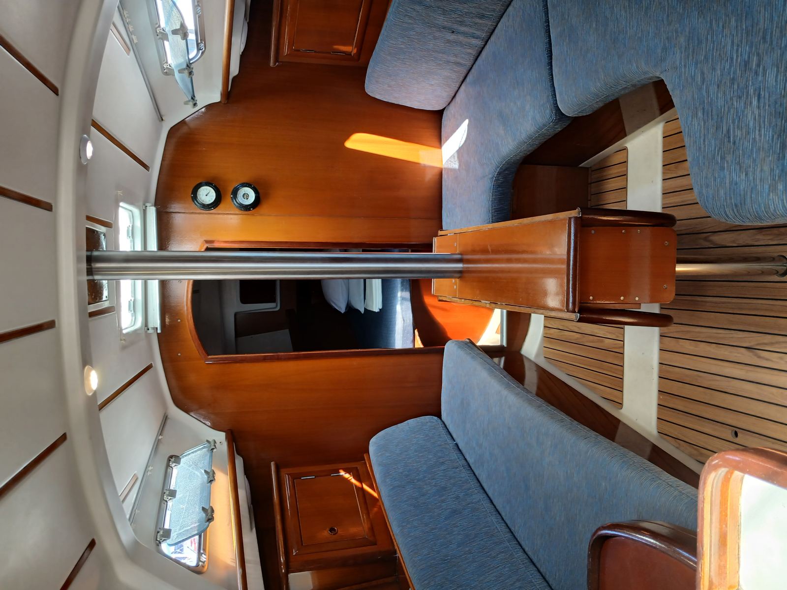 Rzut jachtu Oceanis 331 Classic