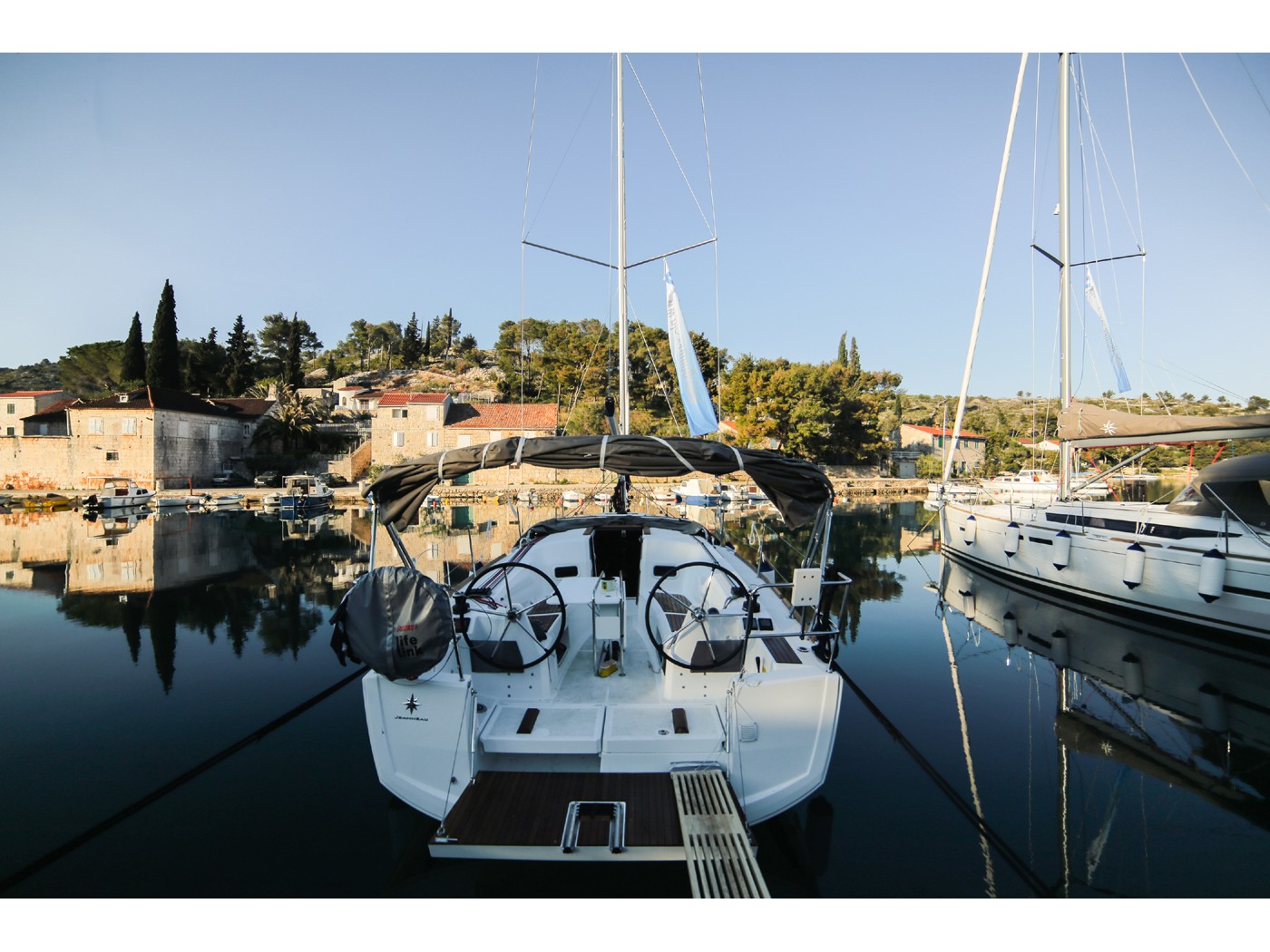 Rzut jachtu Sun Odyssey 349 Porto Tolero