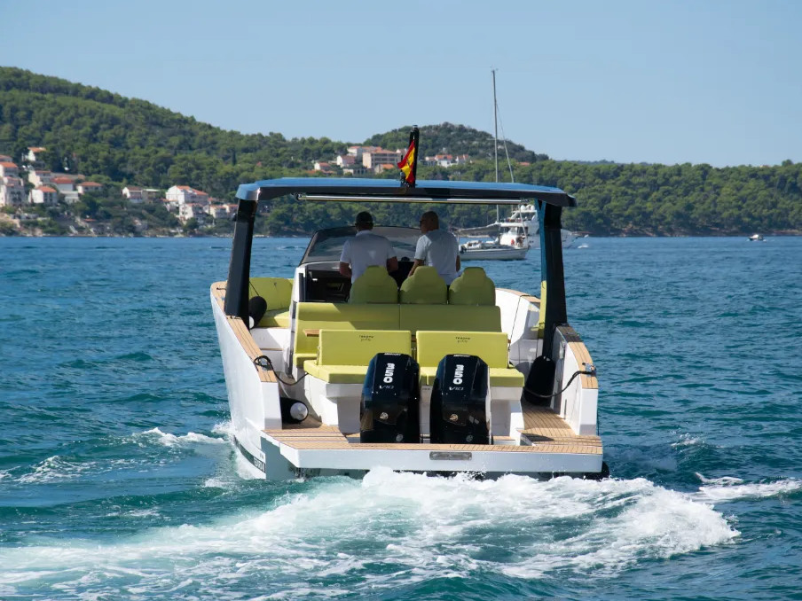 Rzut jachtu Tesoro T40 Leo
