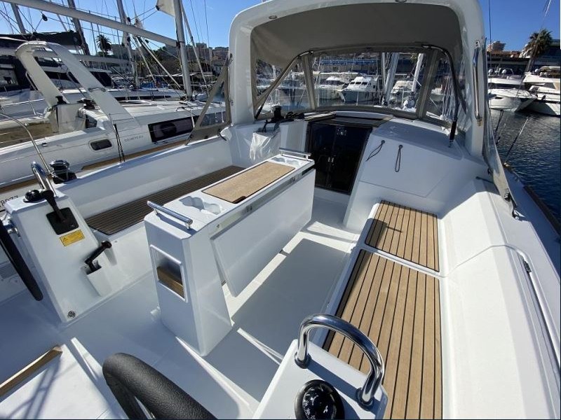 Rzut jachtu Oceanis 38.1 Maximus