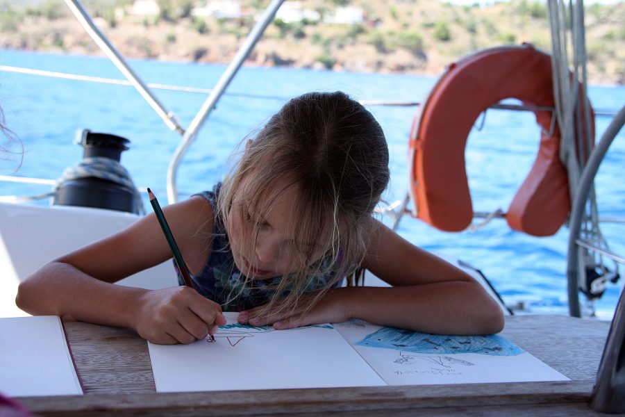 Rejs w Grecji z dziećmi, czyli wakacje w rytmie plusku.